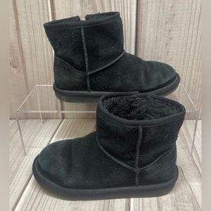 Koolaburra by UGG Girls Size 1 Black Leather Shearling Short Zip Side Boot